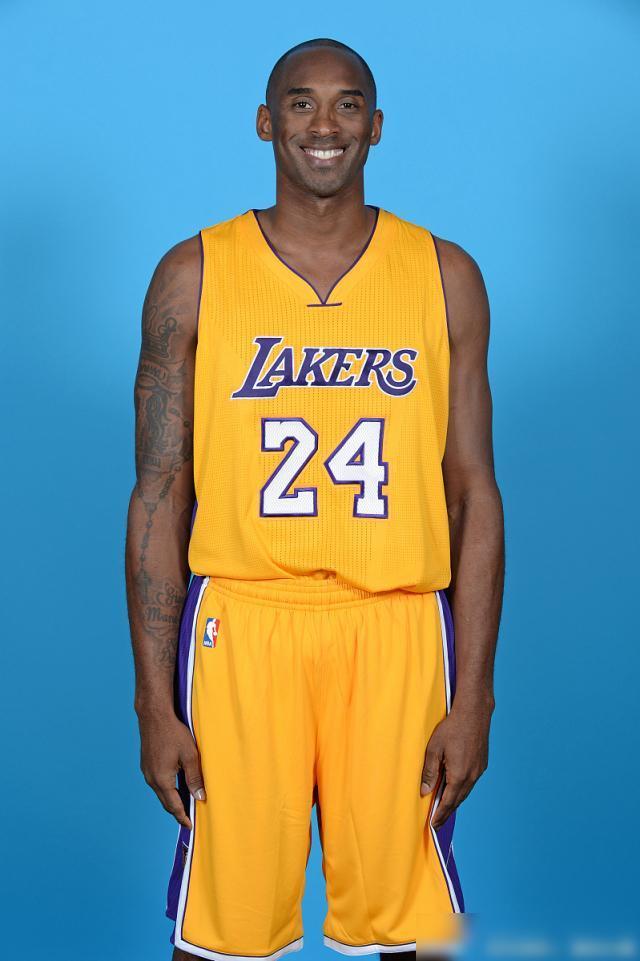 顶在锋线 顶在锋线